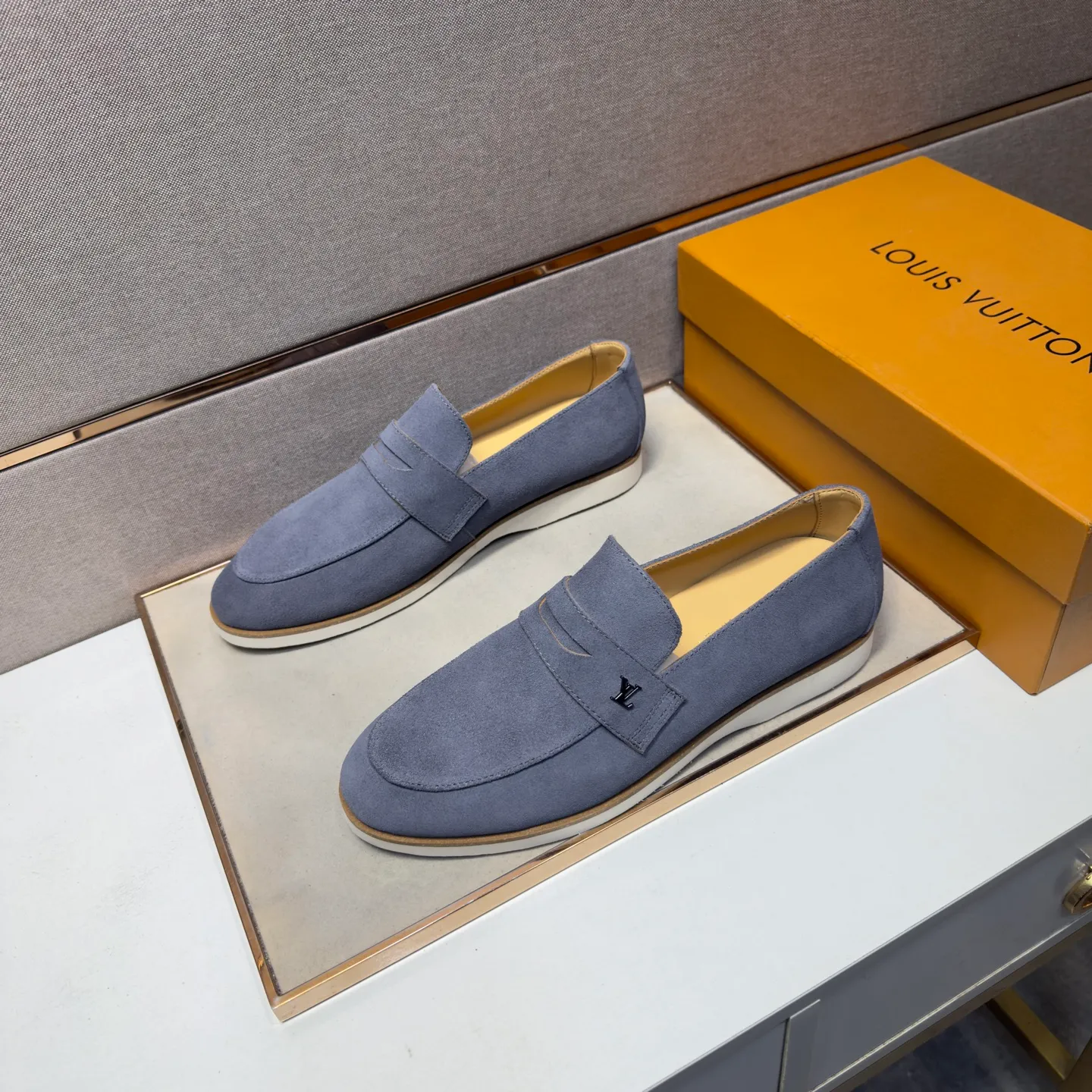 Men's men's shoes 💰pp442 [LV～] Men's casual shoes 2026z cabinet sales simultaneously 🔶Size: 38-44 #️⃣ 🔷4 colors🔜The upper is made of cowhide stitching ➕Cowhide lining, comfortable and breathable, sole: original comfortable and wear-resistant outsole, ⚠️real thing📱photographed🎬real thing is better📢📢📢